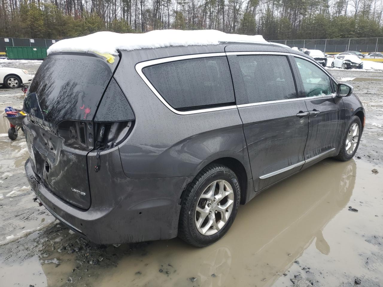 2017 Chrysler Pacifica - Image 3