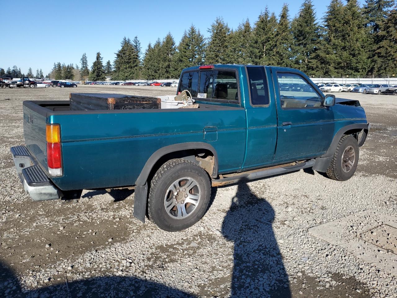 1996 Nissan Titan - Image 3