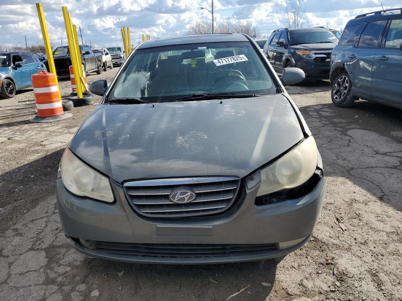 2010 Hyundai Elantra - Image 5