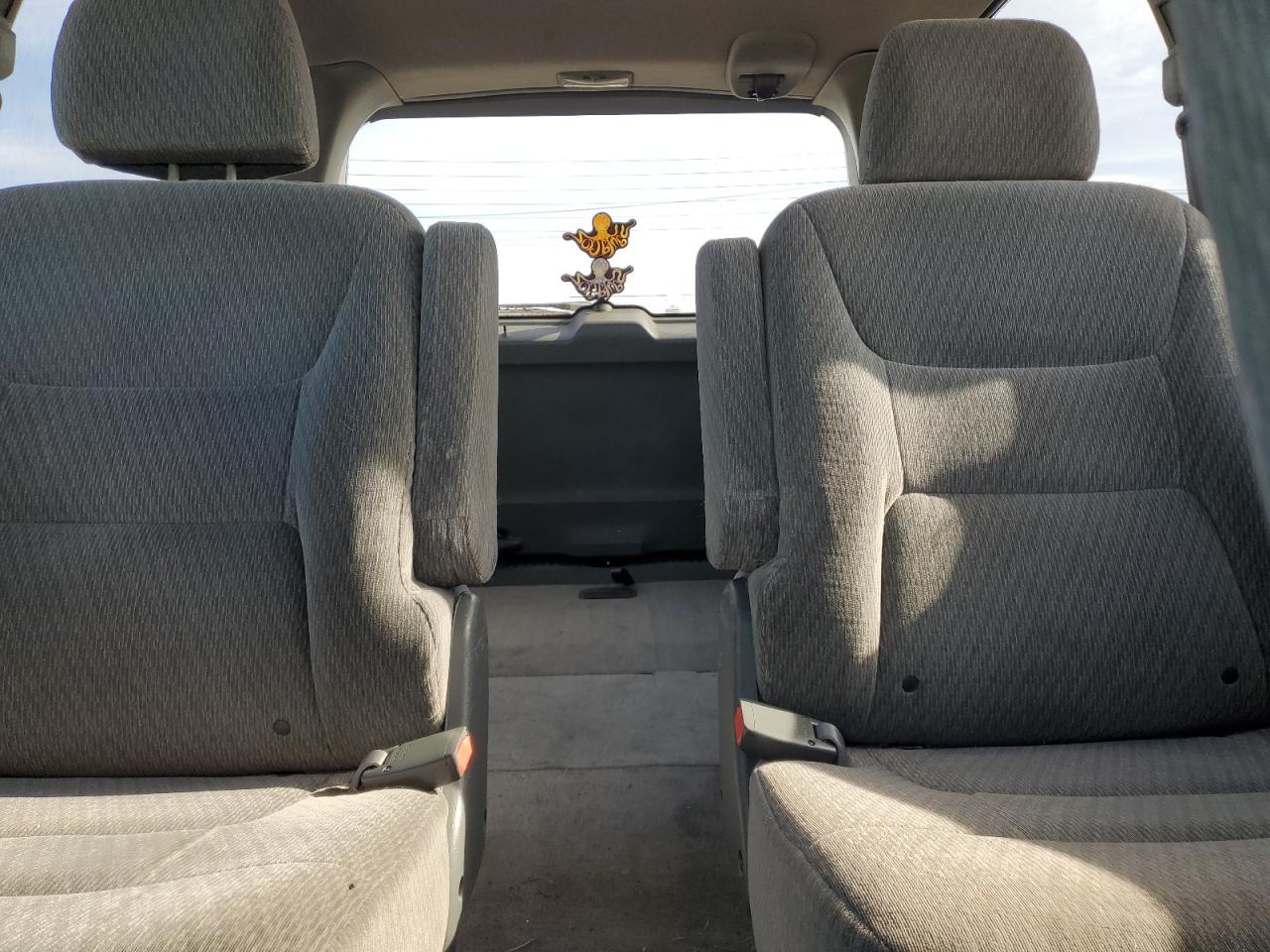 2004 Honda Odyssey - Image 10