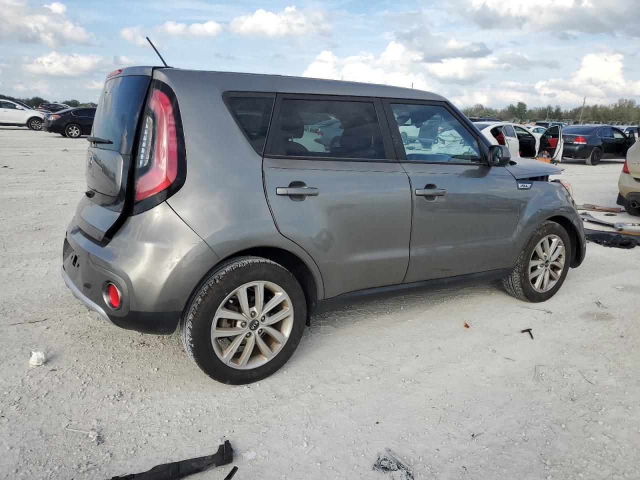 2017 Kia Soul - Image 3