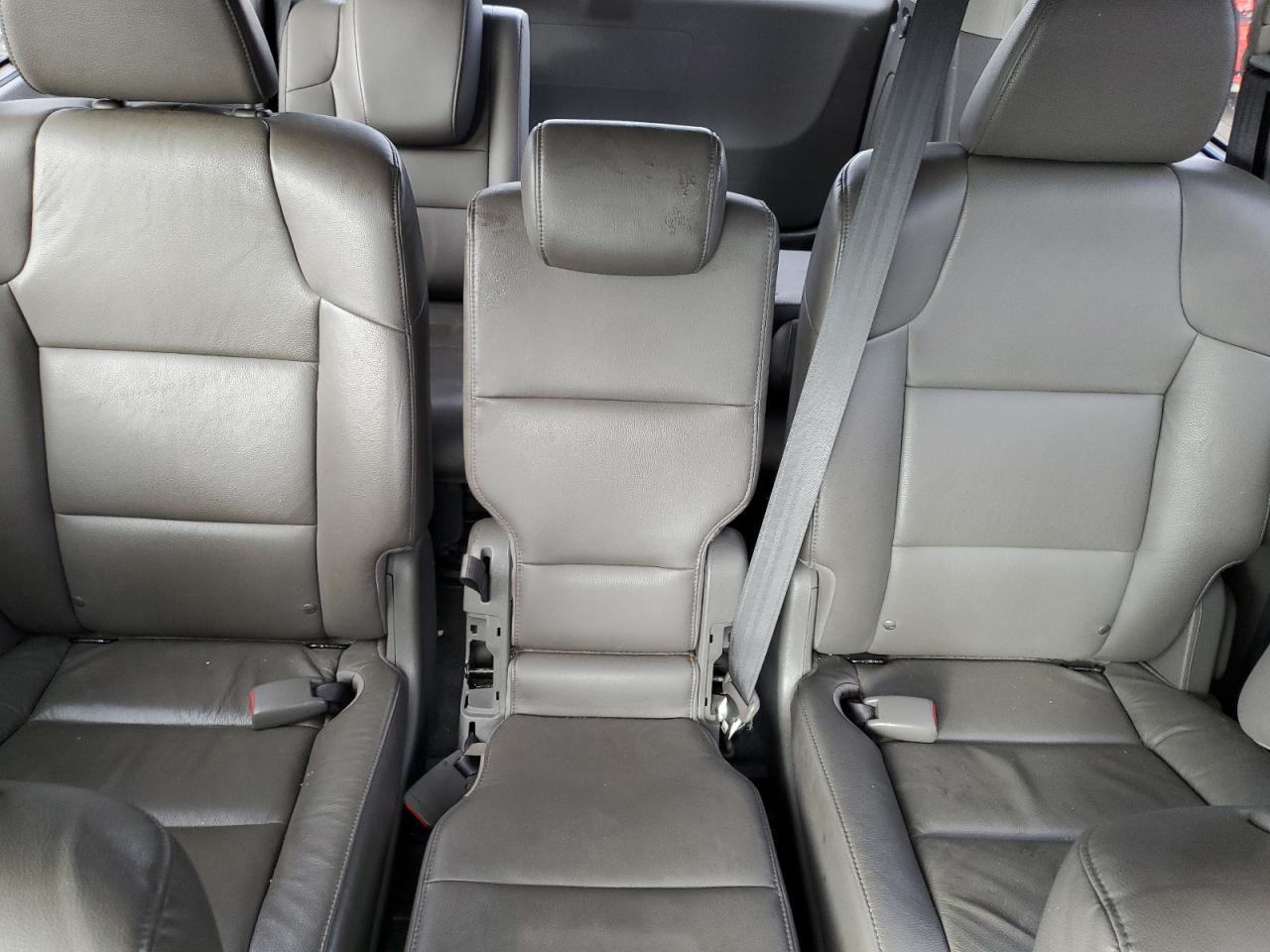 2015 Honda Odyssey - Image 10
