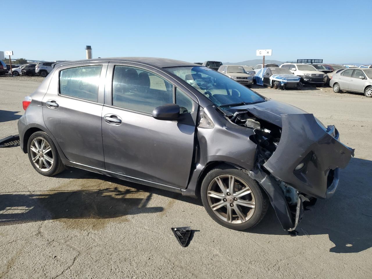 2012 Toyota Yaris - Image 4