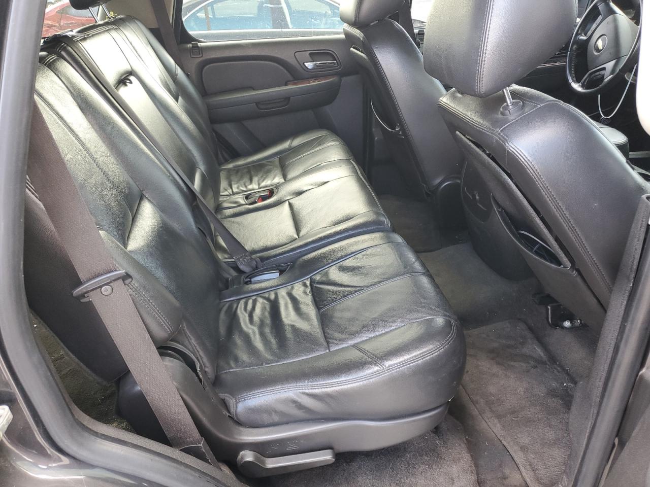 2010 Chevrolet Tahoe - Image 11