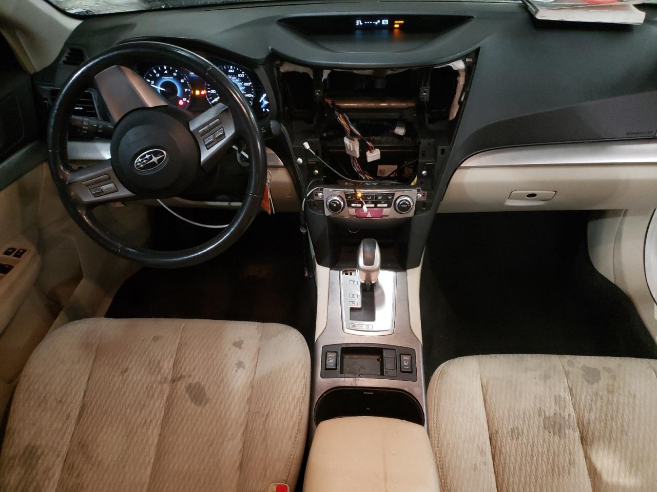 2010 Subaru Outback - Image 8