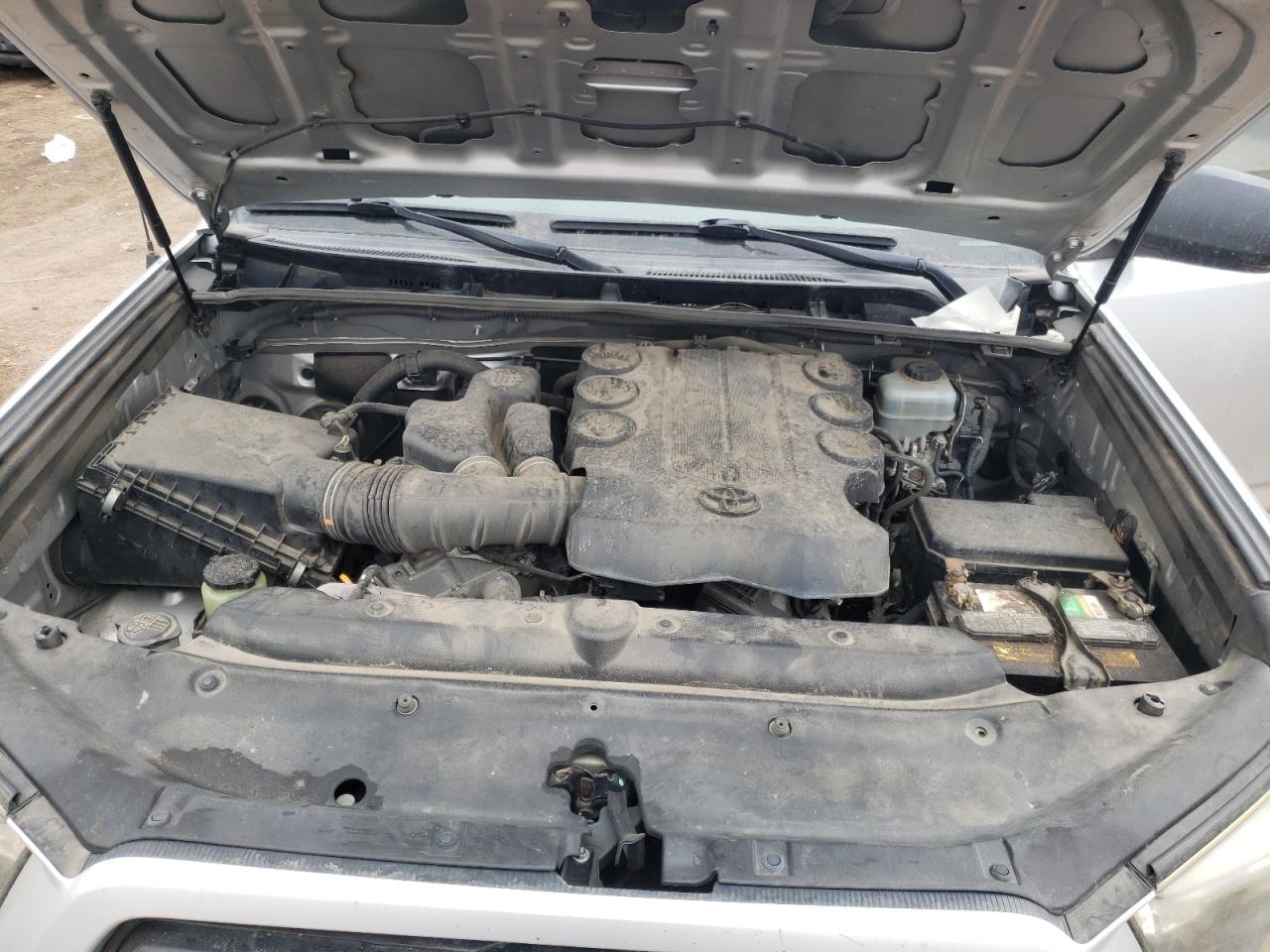 2010 Toyota 4Runner - Image 13