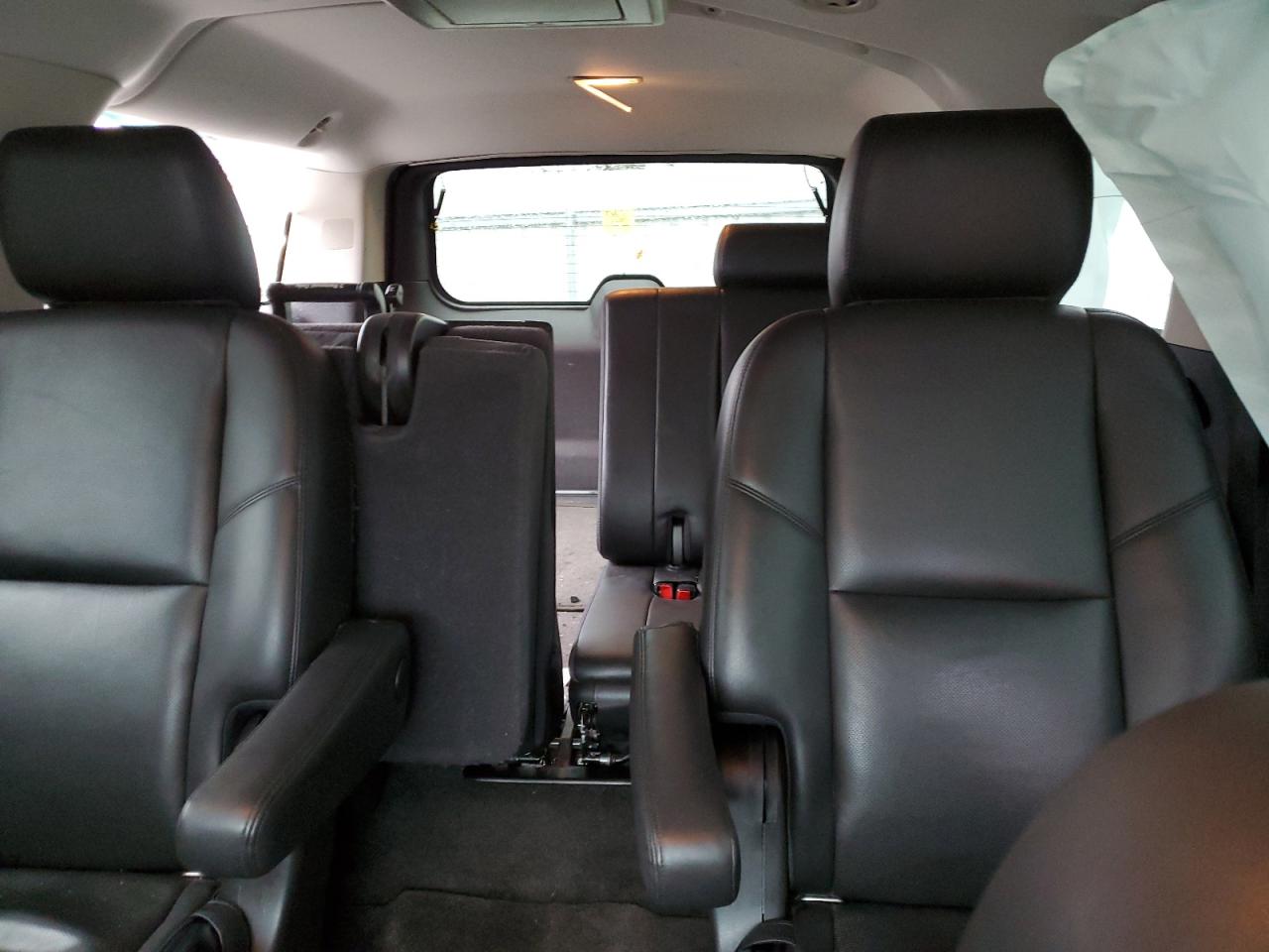 2014 GMC Yukon - Image 10