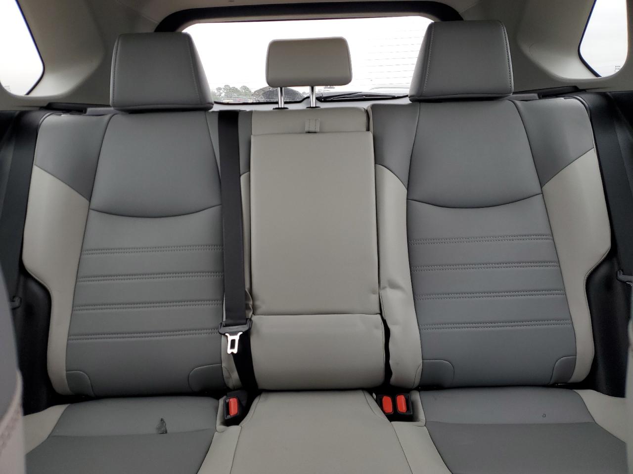 2022 Toyota RAV 4 - Image 10