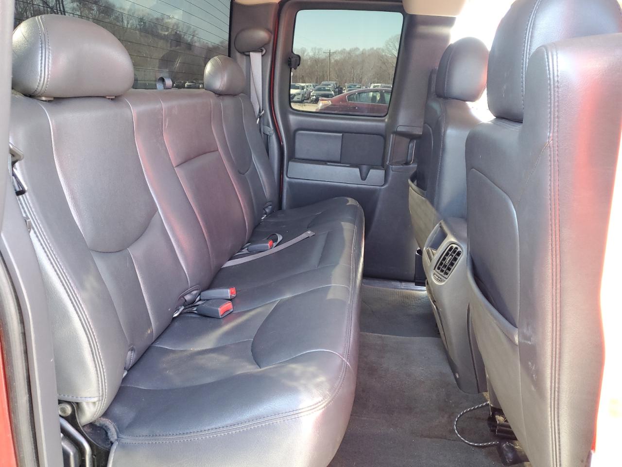 2005 Chevrolet Silverado - Image 10