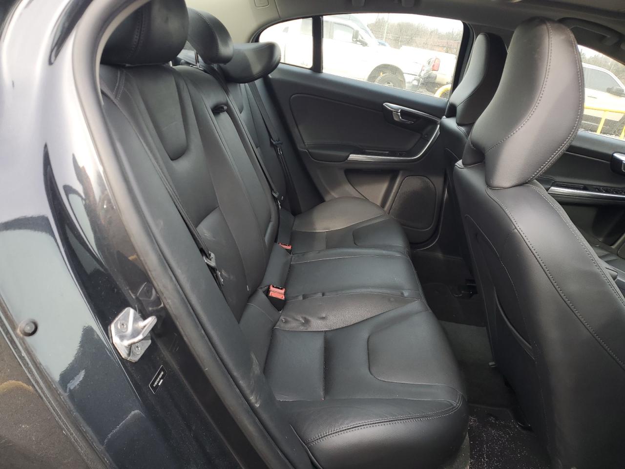 2015 Volvo S60 - Image 10