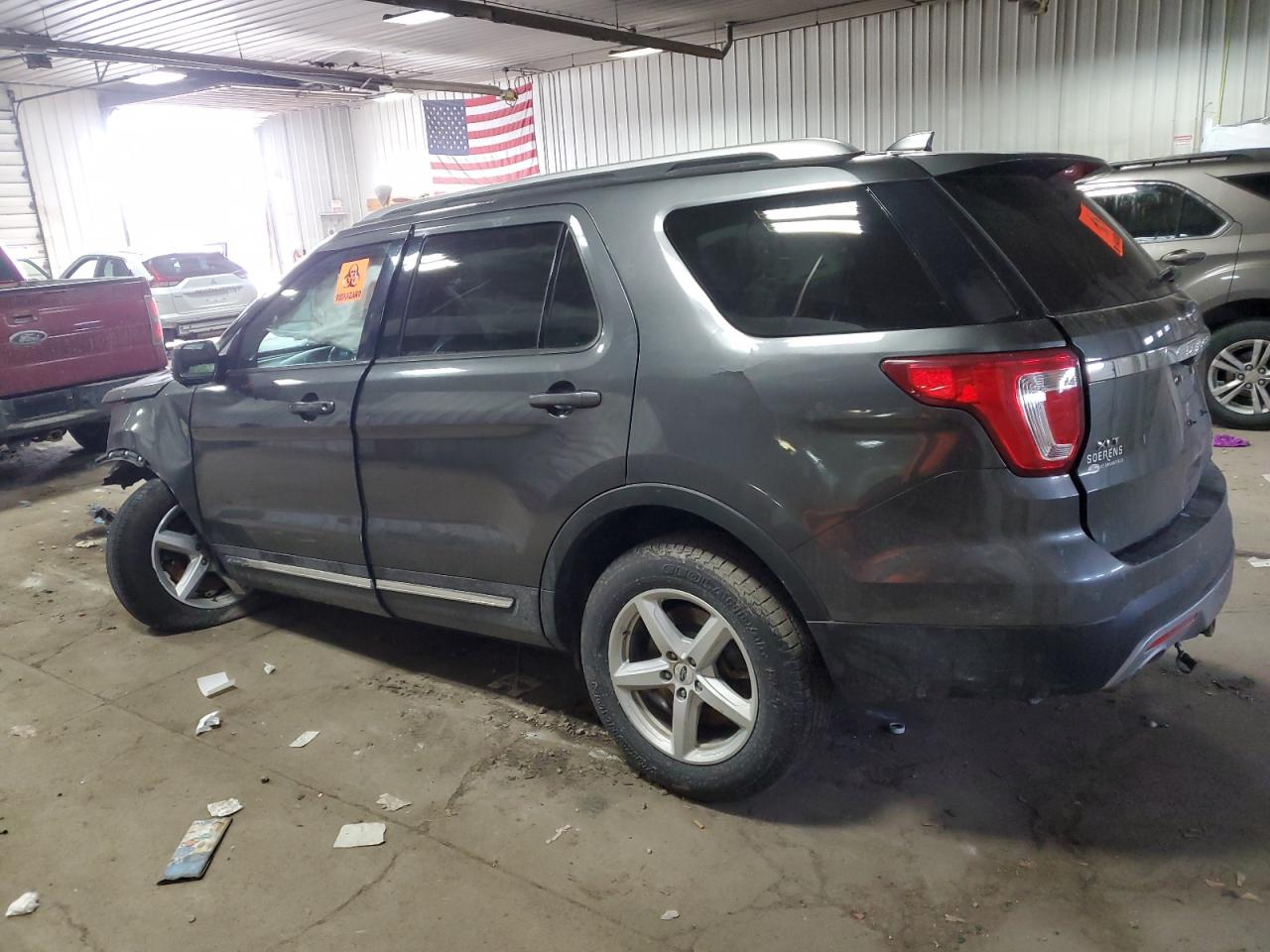 2016 Ford Explorer - Image 2