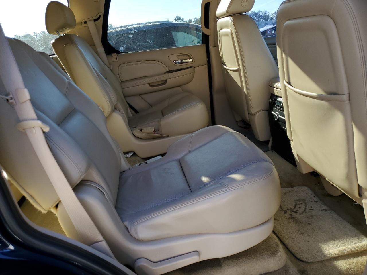 2007 Cadillac Escalade - Image 11