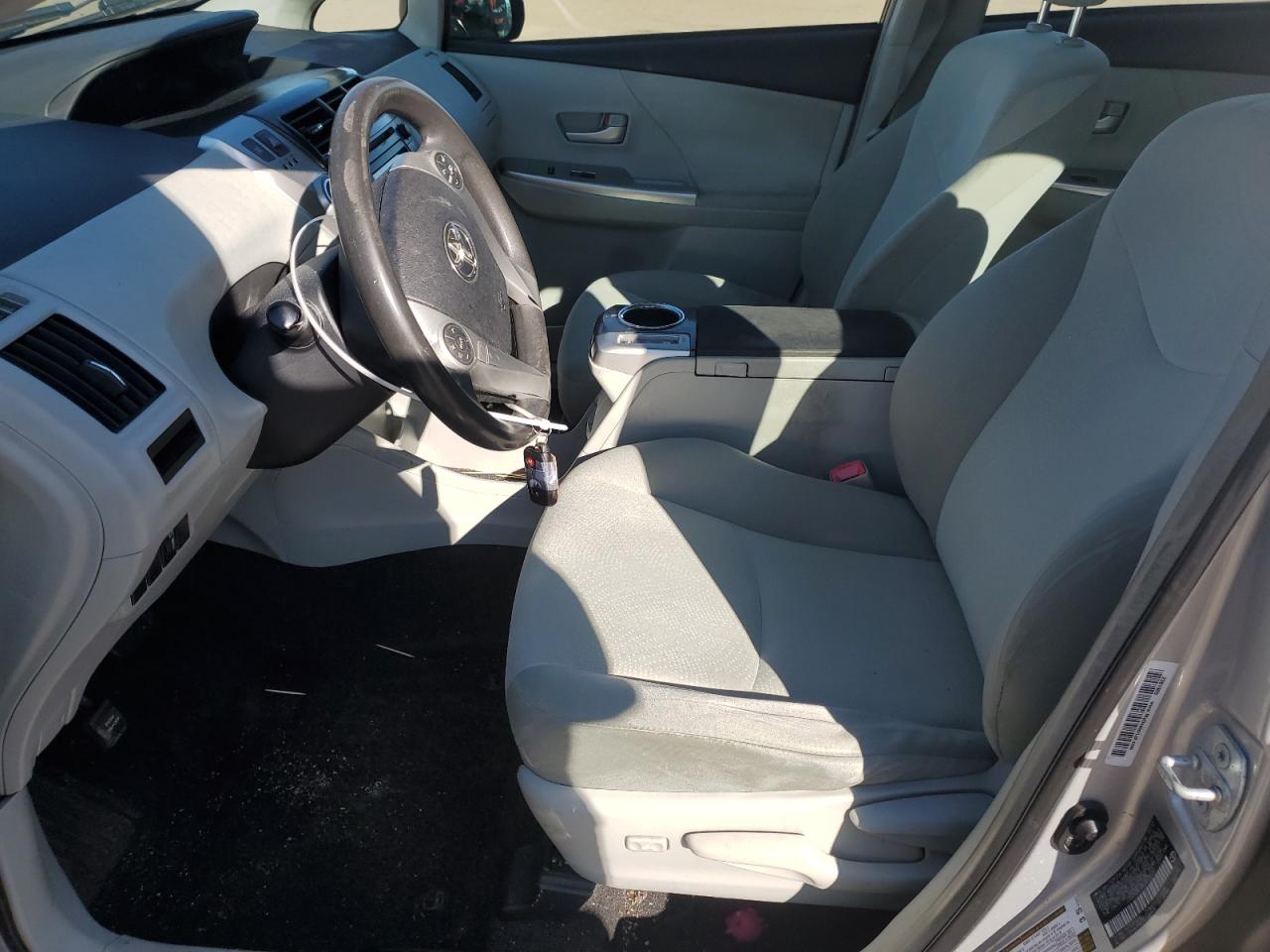 2012 Toyota Prius - Image 7