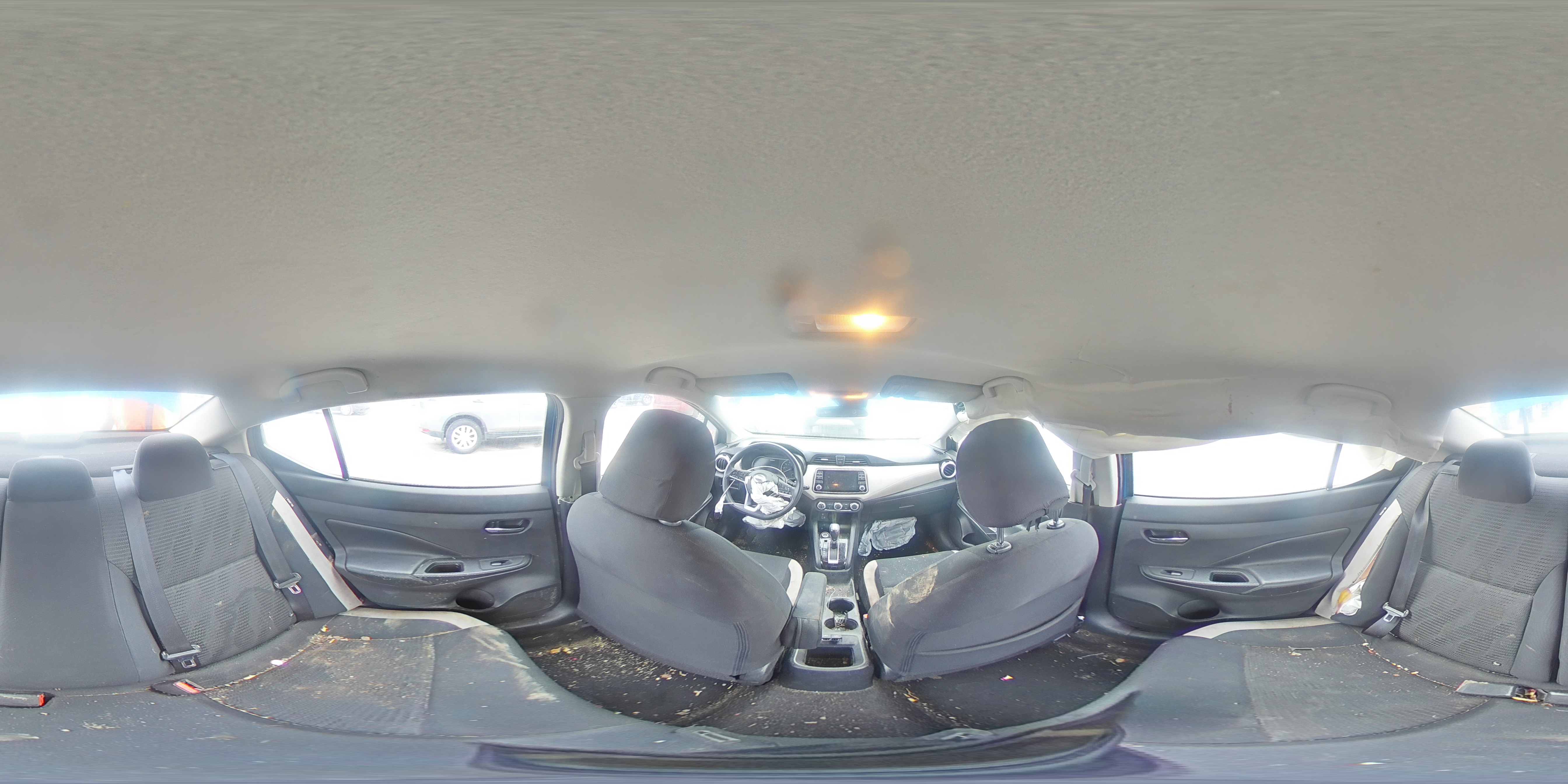 2020 Nissan Versa - Image 13