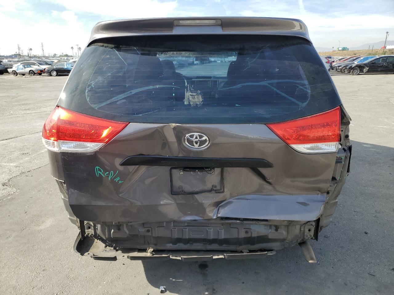 2013 Toyota Sienna - Image 6