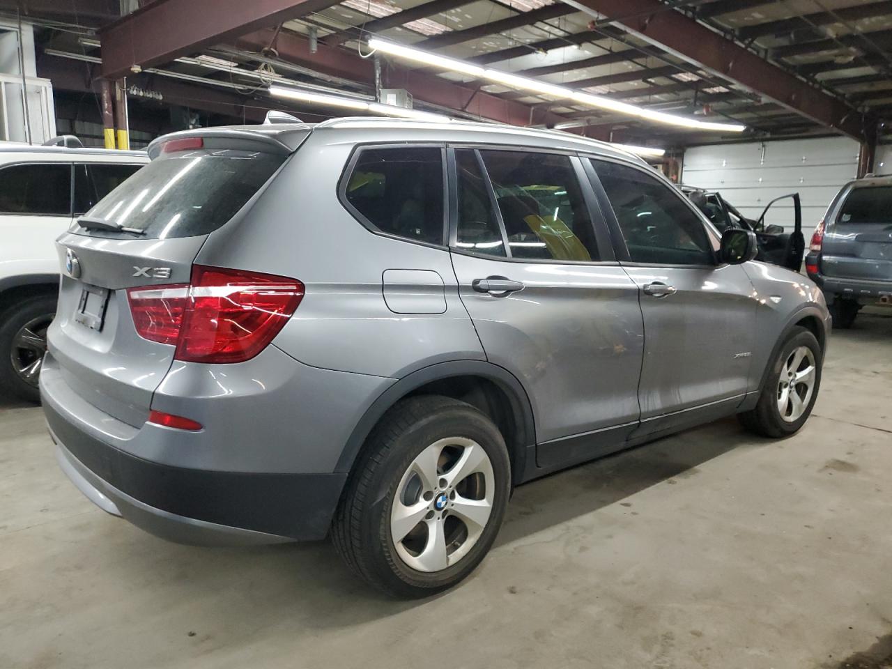 2011 BMW X3 - Image 3