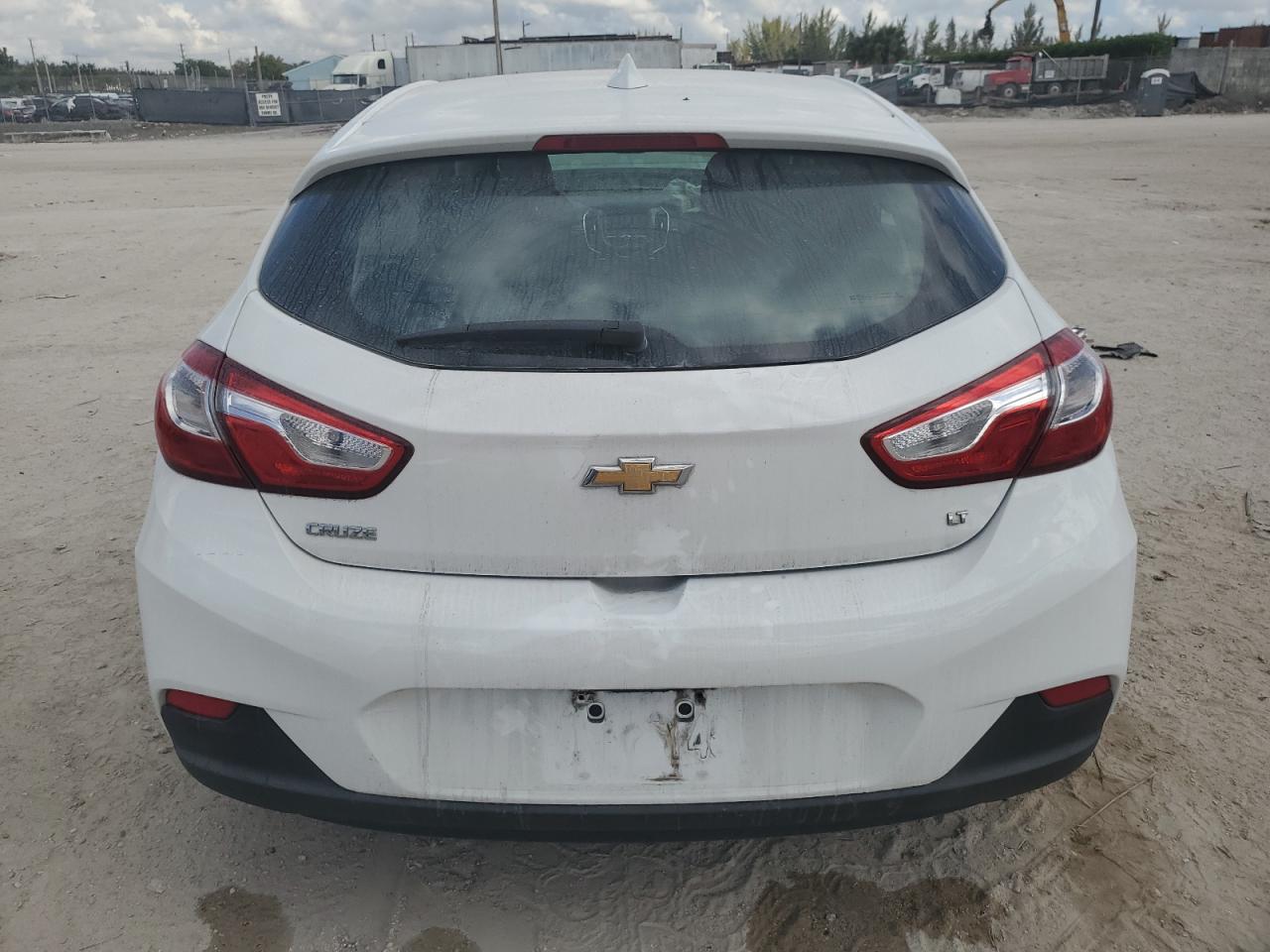 2017 Chevrolet Cruze - Image 6