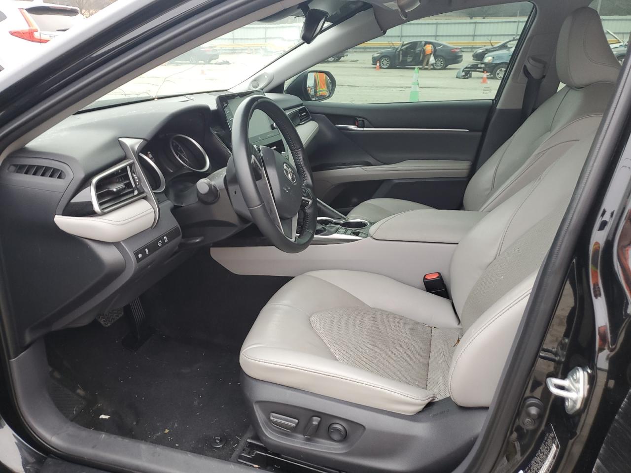 2022 Toyota Camry - Image 7