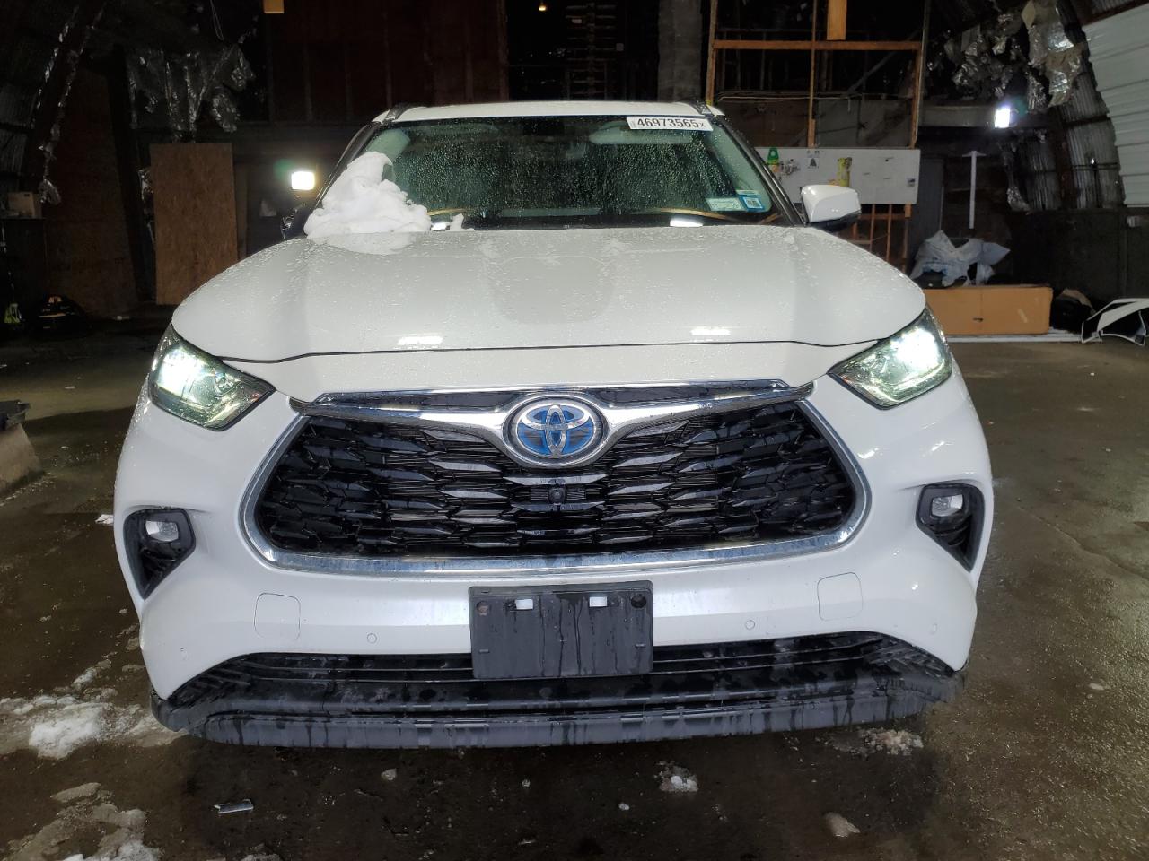 2022 Toyota Highlander - Image 5