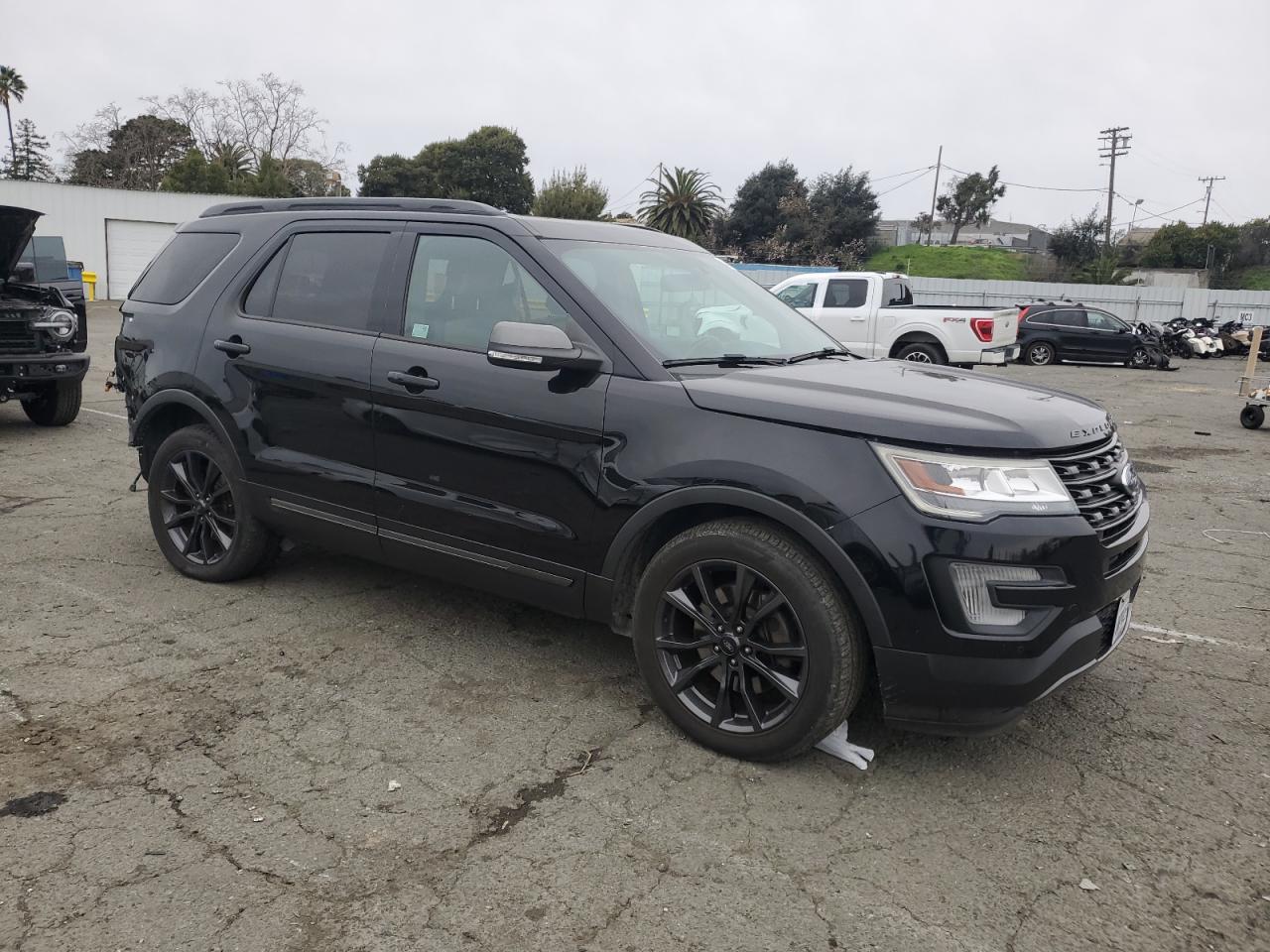 2017 Ford Explorer - Image 4