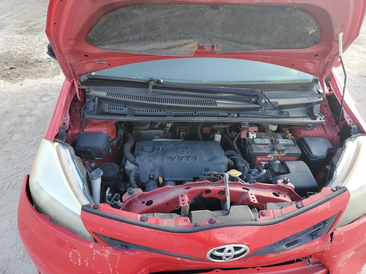 2012 Toyota Yaris - Image 11