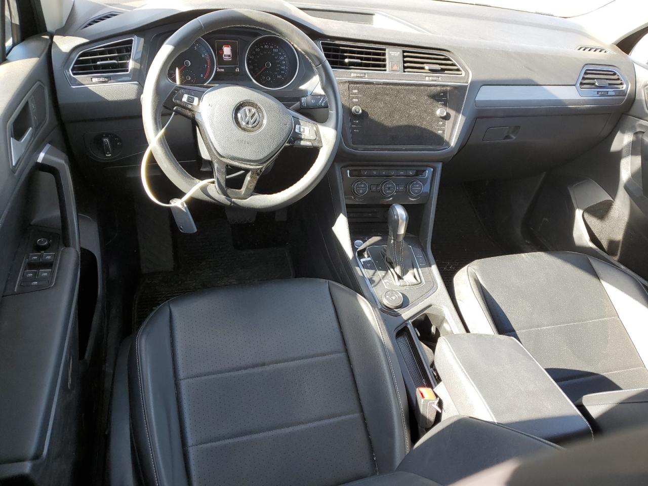 2021 Volkswagen Tiguan - Image 8