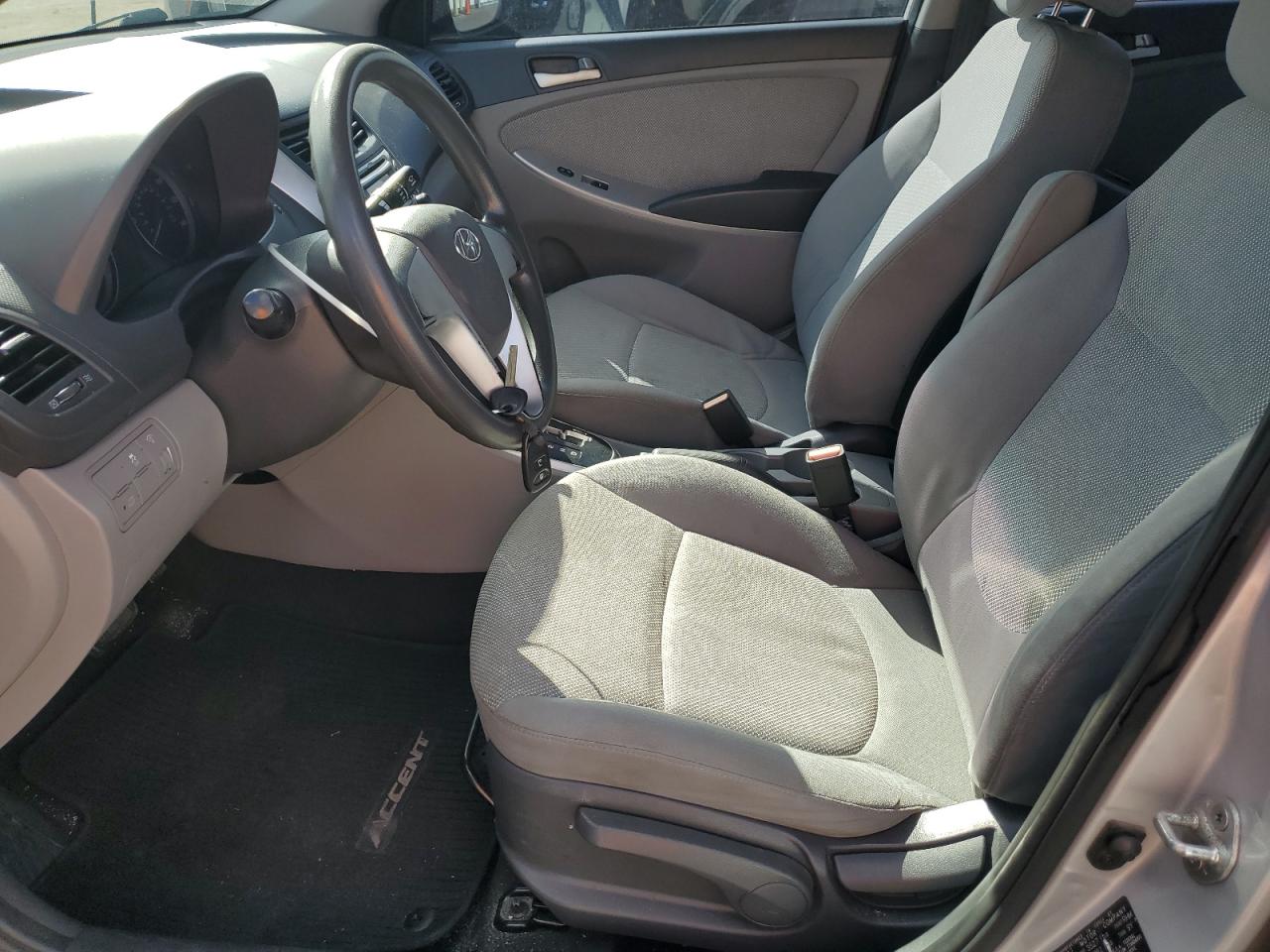 2013 Hyundai Accent - Image 7