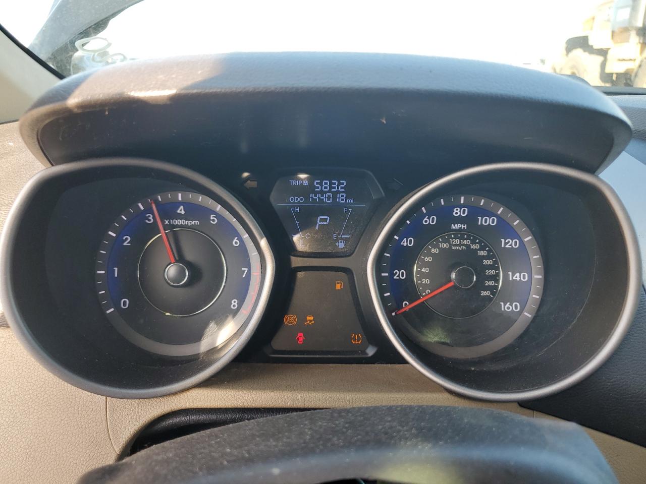 2012 Hyundai Elantra - Image 9