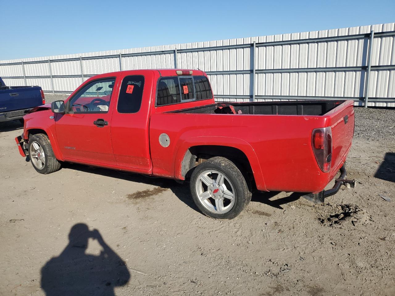 2004 Chevrolet Colorado - Image 2