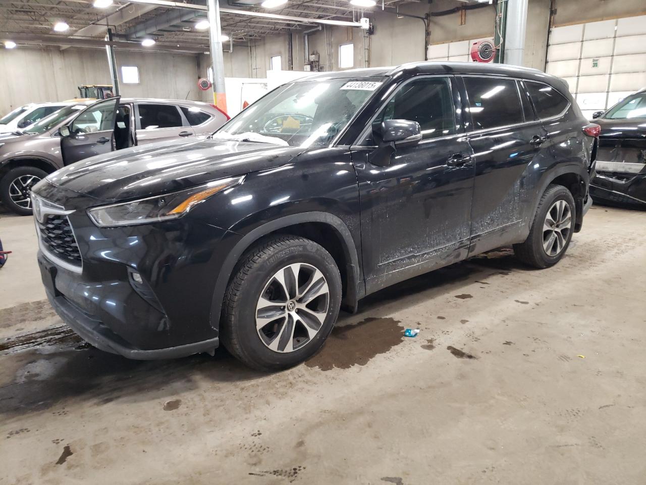 2021 Toyota Highlander - Image 1