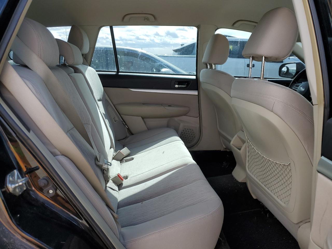 2013 Subaru Outback - Image 11