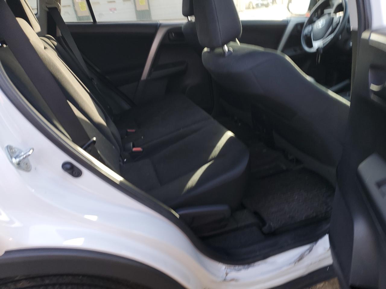 2016 Toyota RAV 4 - Image 10