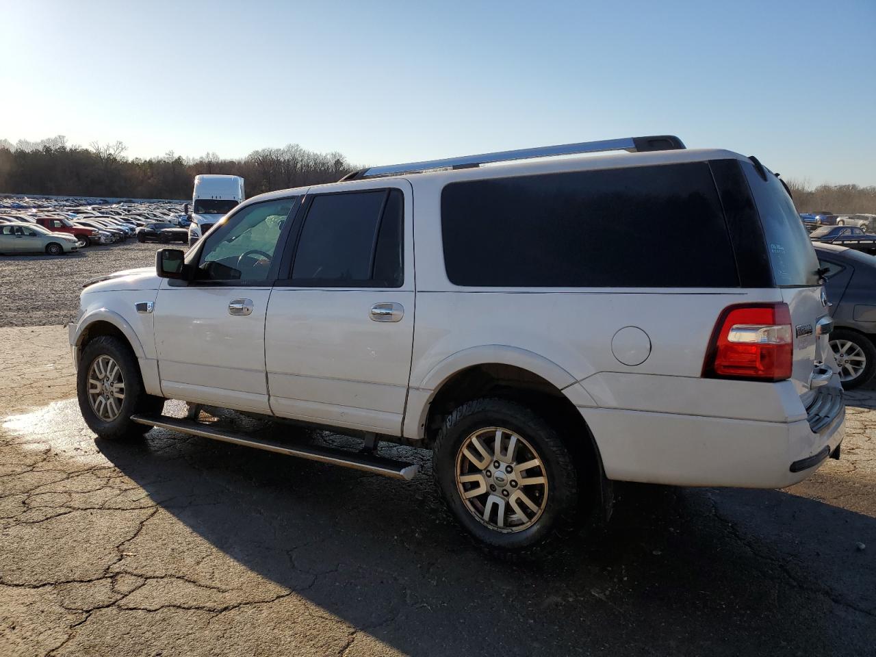 2014 Ford Expedition - Image 2