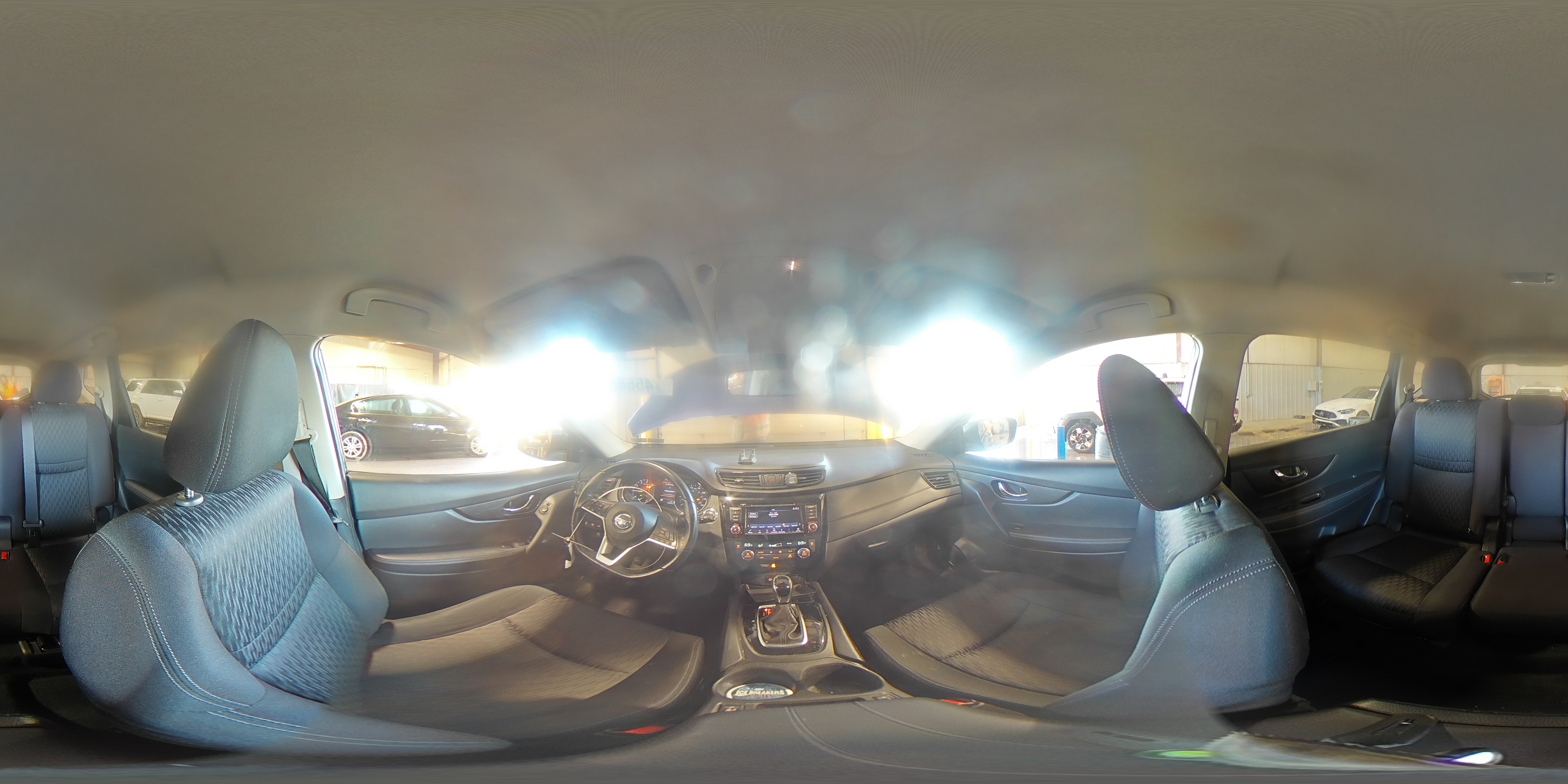 2020 Nissan Rogue - Image 16