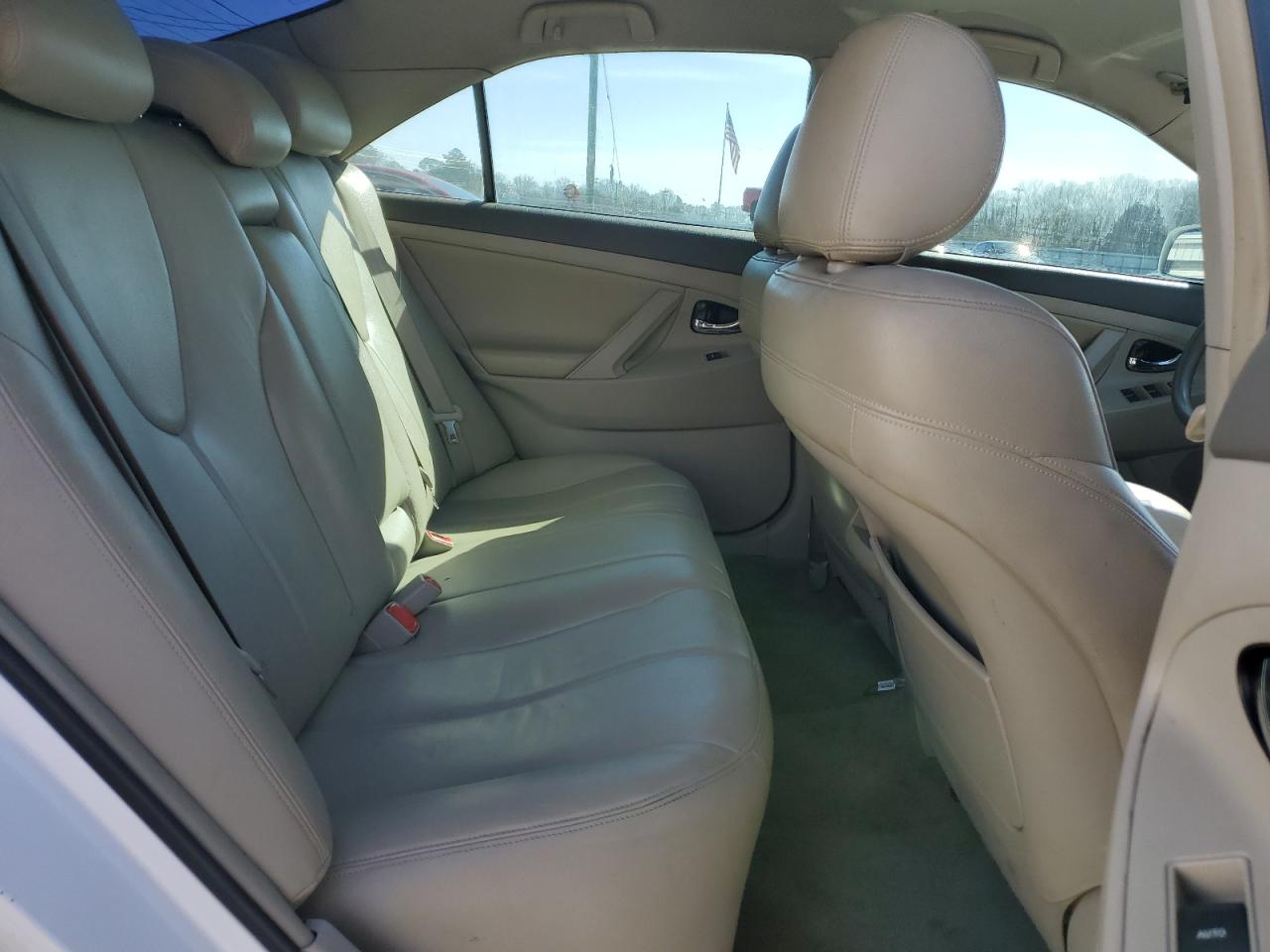 2011 Toyota Camry - Image 10