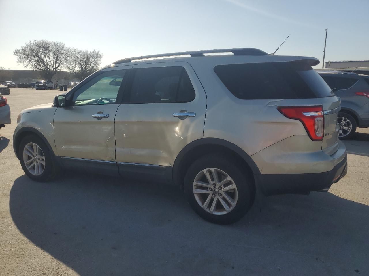 2011 Ford Explorer - Image 2