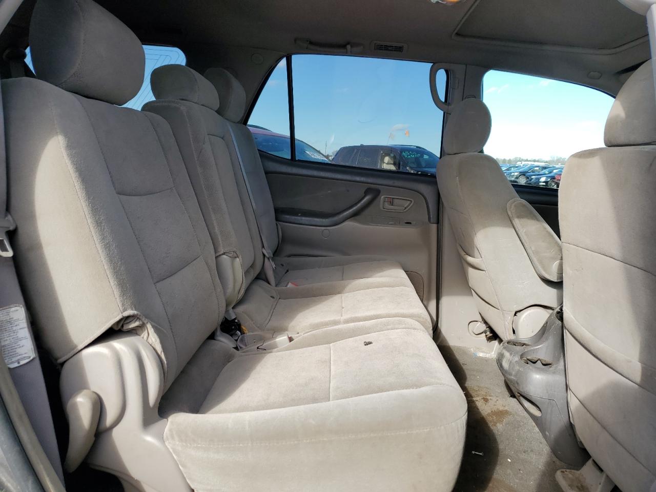 2006 Toyota Sequoia - Image 11