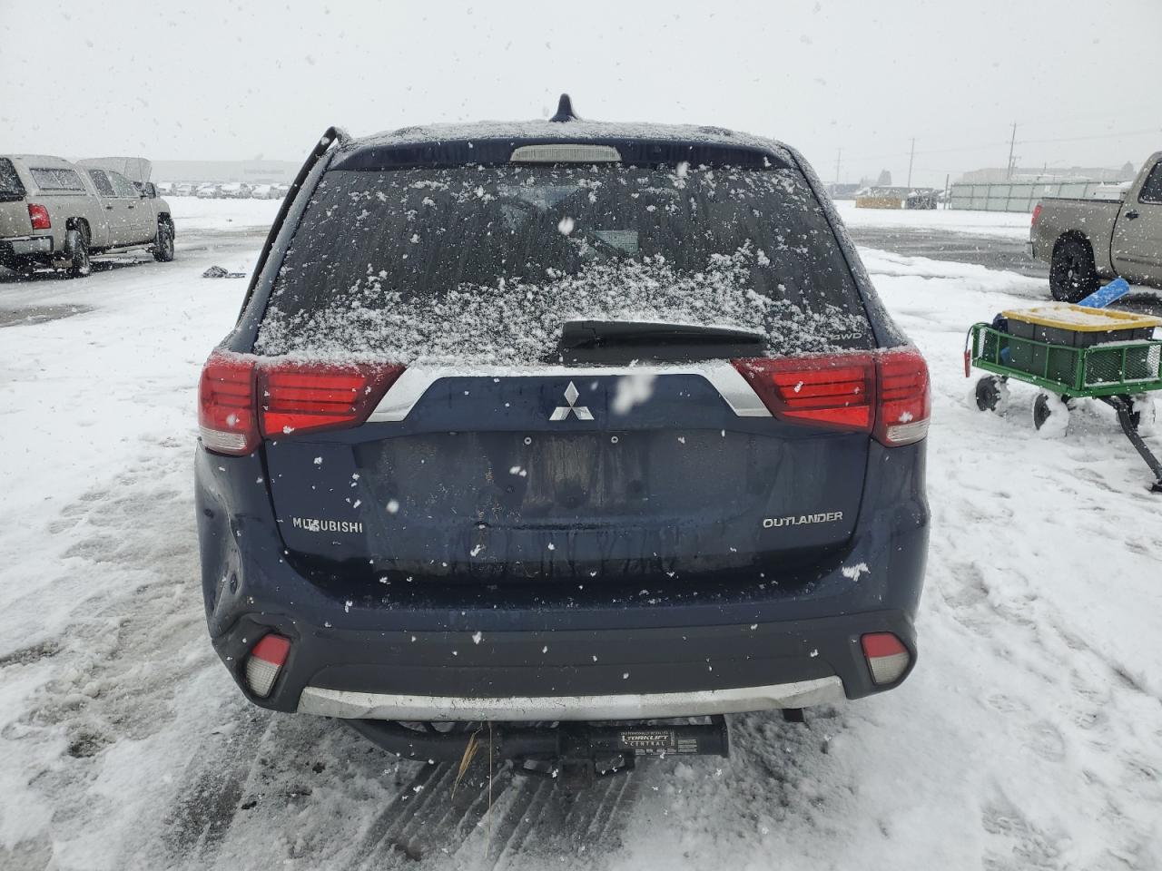 2017 Mitsubishi Outlander - Image 6