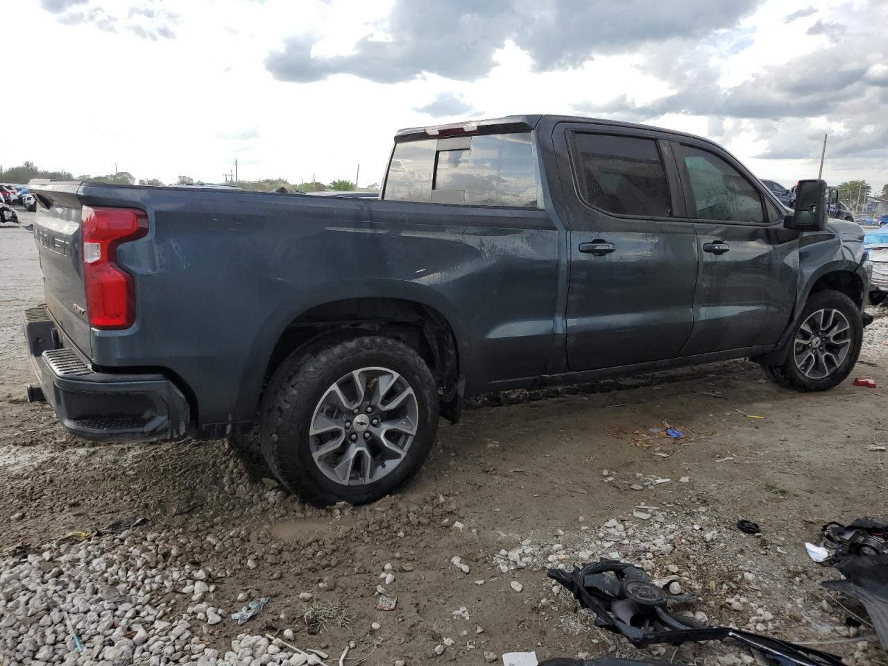 2020 Chevrolet Silverado - Image 3