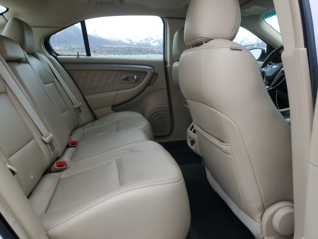 2013 Ford Taurus - Image 10