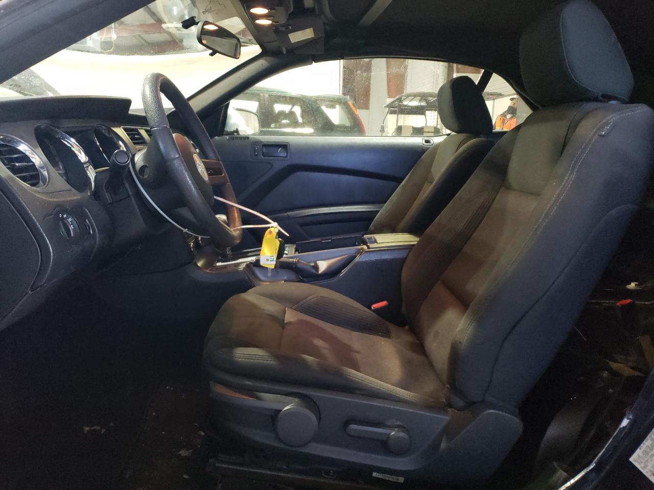 2010 Ford Mustang - Image 7