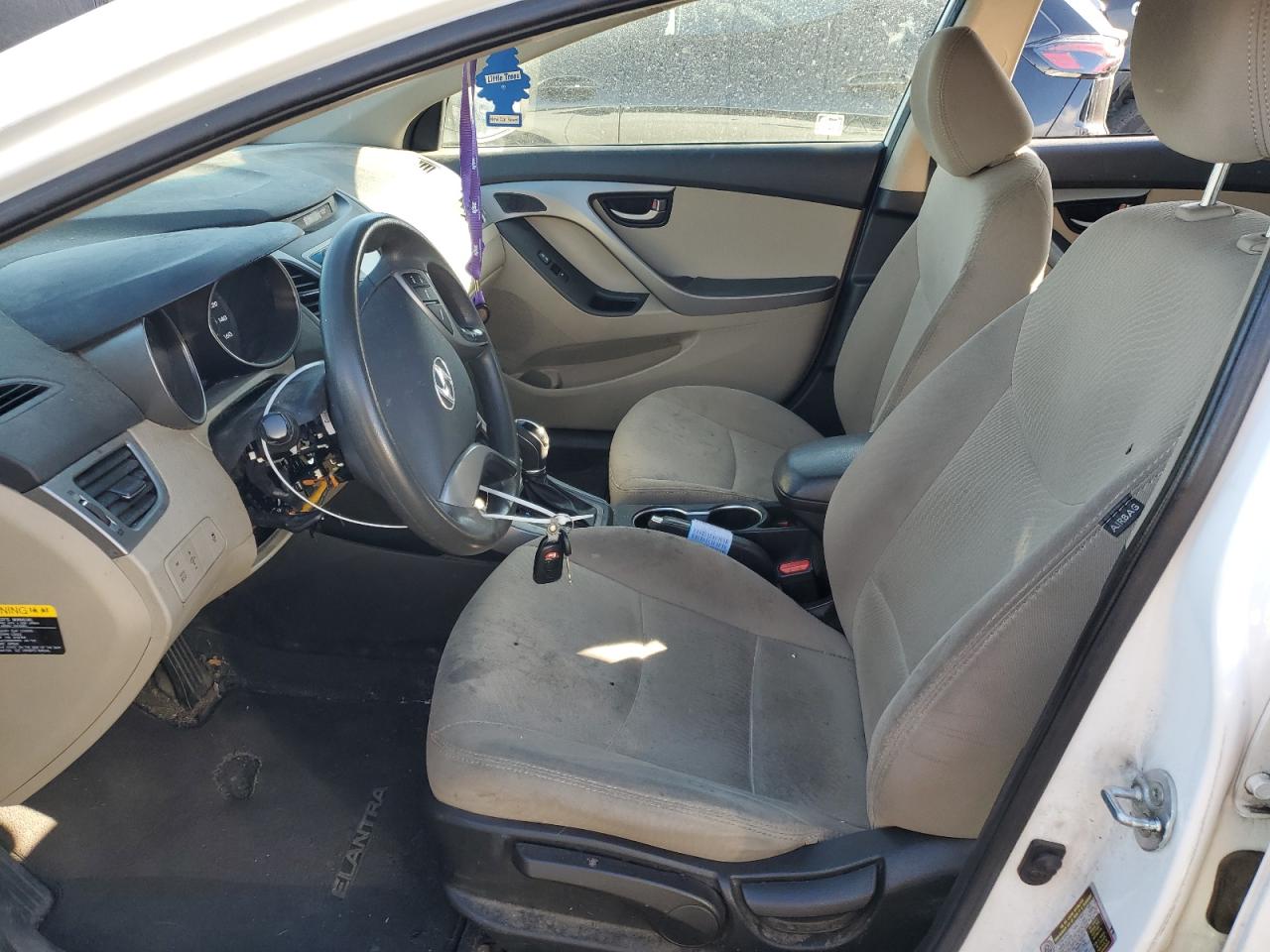 2015 Hyundai Elantra - Image 7
