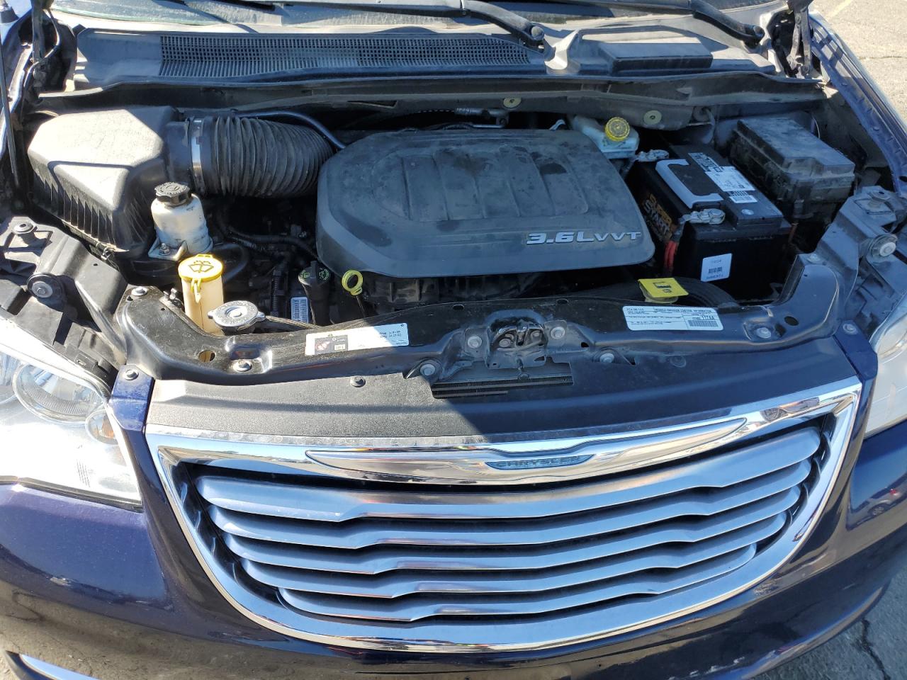 2015 Chrysler Town & Country - Image 14