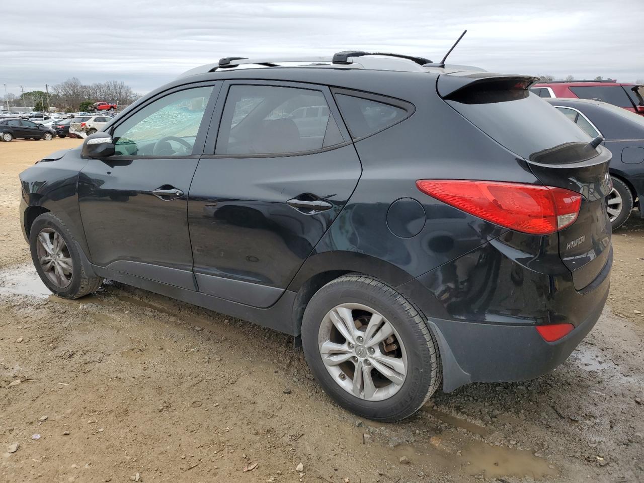2012 Hyundai Tucson - Image 2