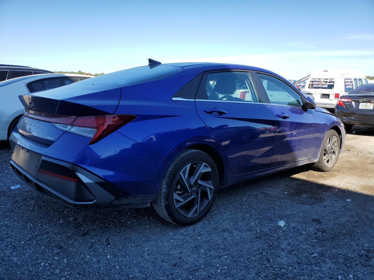 2024 Hyundai Elantra - Image 3