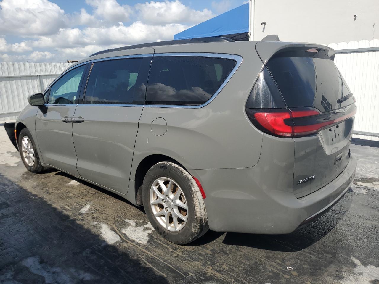 2022 Chrysler Pacifica - Image 2