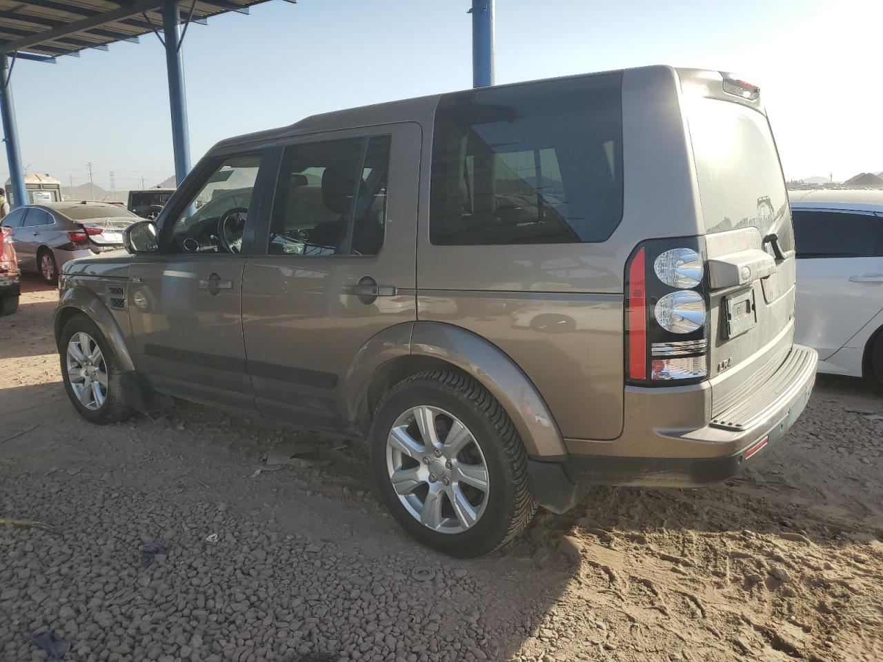 2015 Land Rover LR4 - Image 2