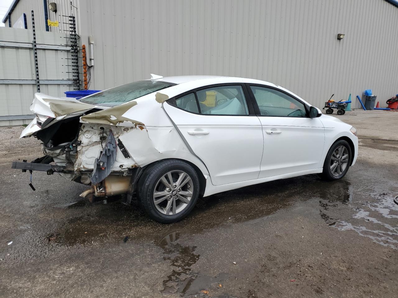 2017 Hyundai Elantra - Image 3