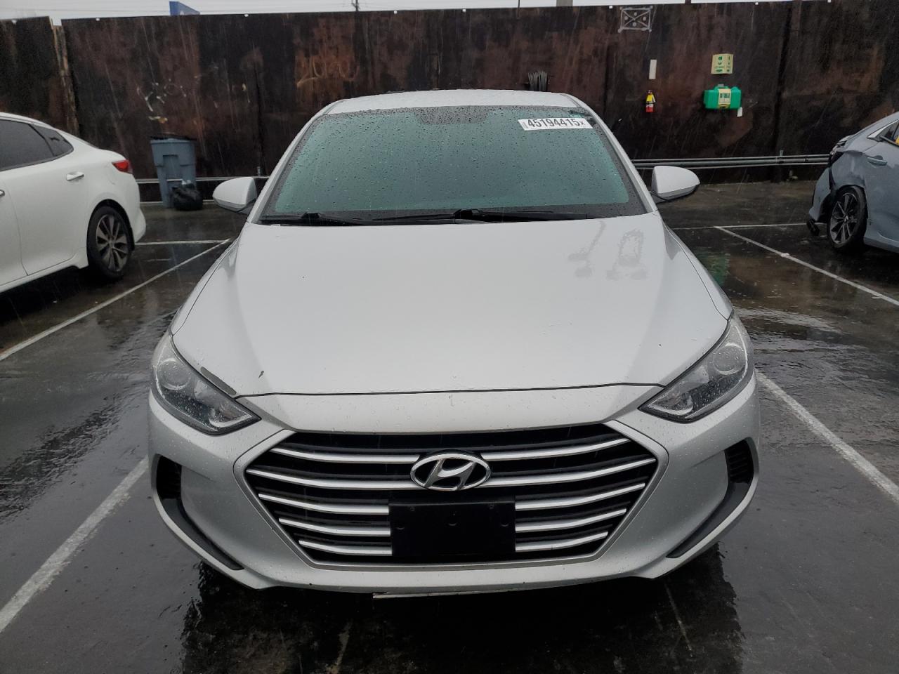 2017 Hyundai Elantra - Image 5