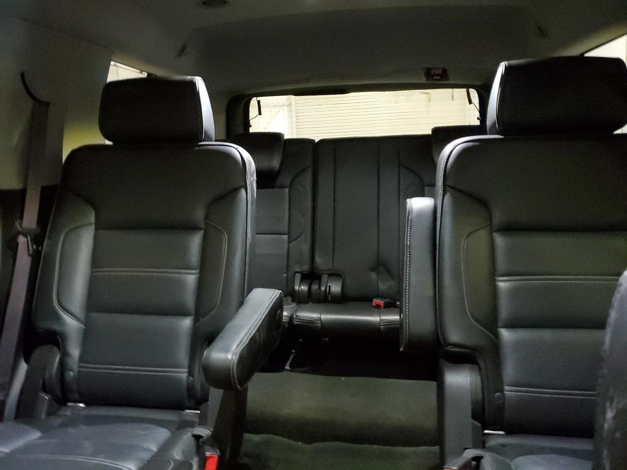 2017 GMC Yukon - Image 10